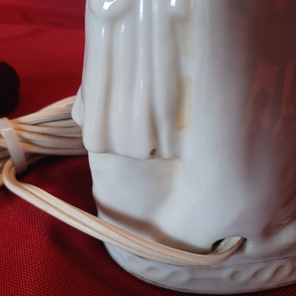 Working Vintage Courting Couple Boudoir Lamp. White / Gold Trim. Made in Japan. - Picture 7 of 11